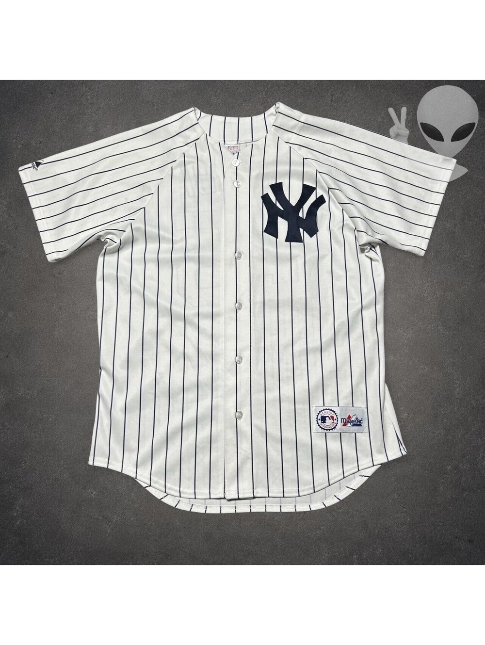 Majestic New York Yankees Baseball Jersey Mens M White Pinstripe Vintage